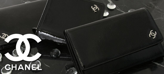 シャネル エナメル 二つ折財布 ブラック A36493