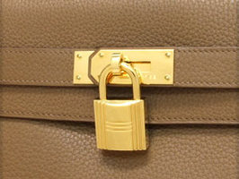 �G�����X�R�s�[�ň��l�̔�