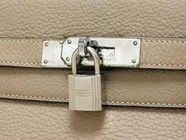 �G�����X�R�s�[�ň��l�̔�