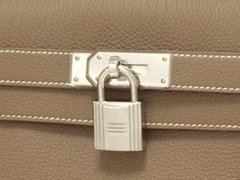 �G�����X�R�s�[�ň��l�̔�