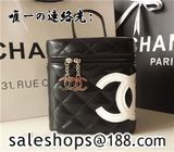 CHANEL シャネル キャビアスキン バニティ 化粧ポーチ ゴールド金具 縦型 ブラック